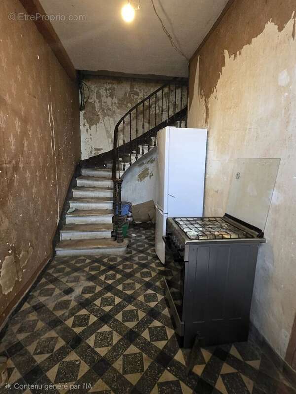 Maison à SAINT-MARTIN-LACAUSSADE