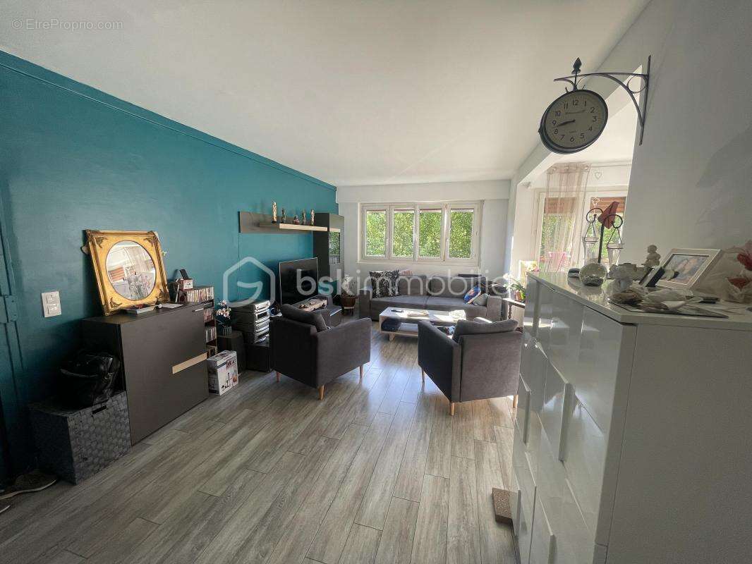 Appartement à CHILLY-MAZARIN