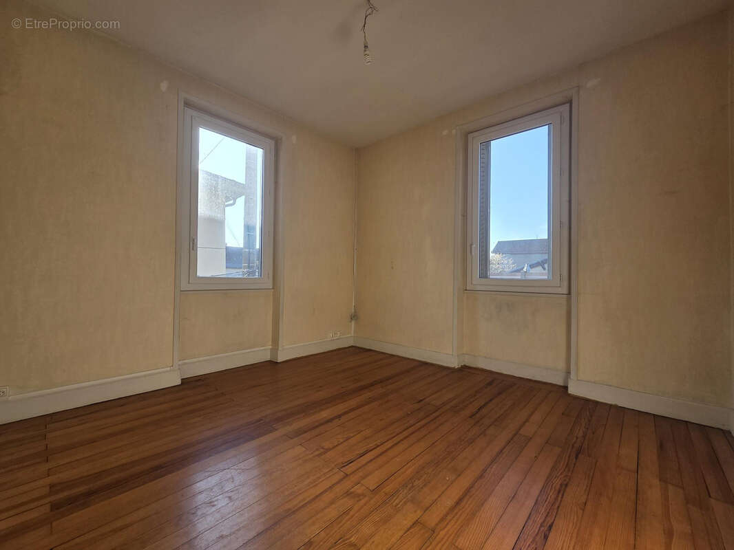 Appartement à NIVOLAS-VERMELLE