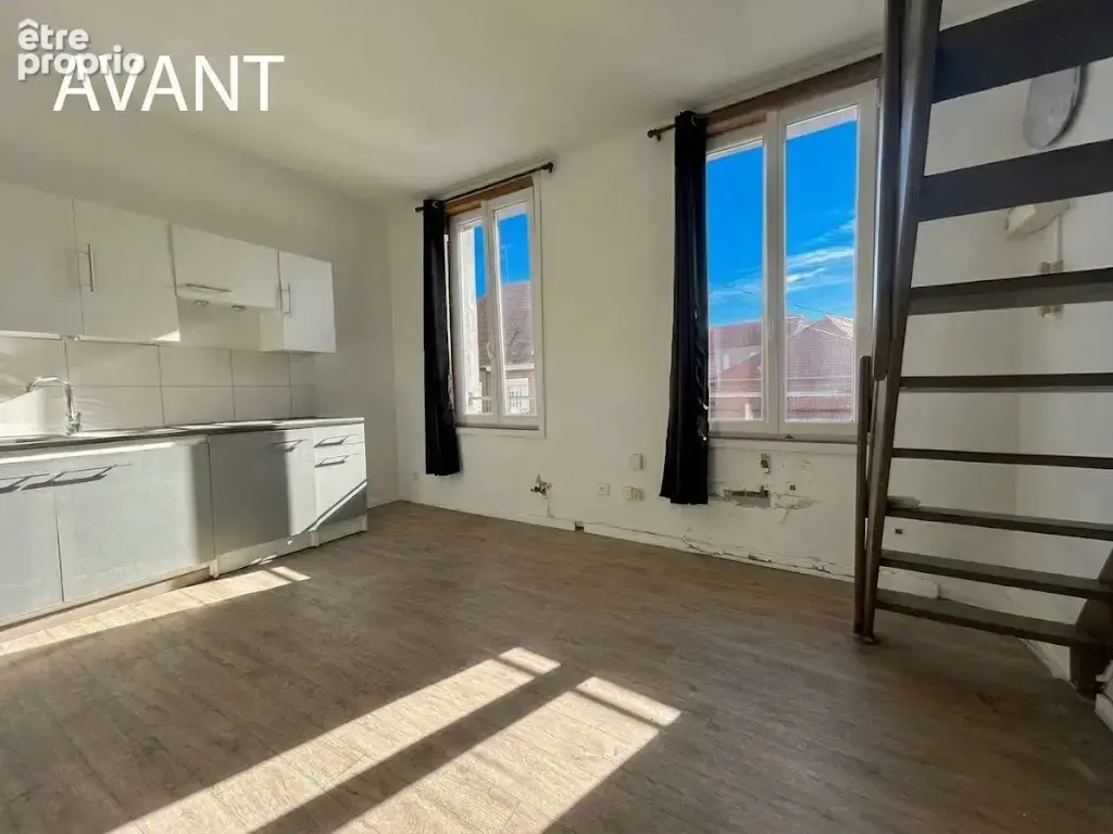 Centre ville, proche des commodités, immeuble de rapport divisé en trois logements!! - photo 6