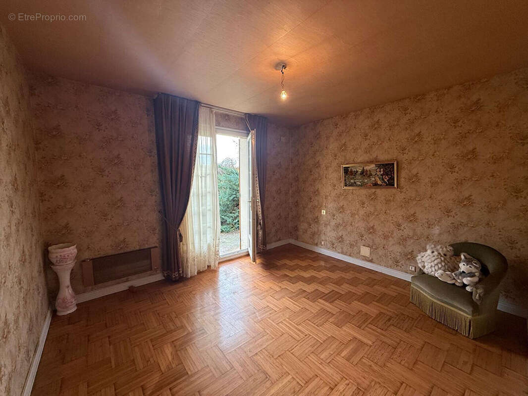 Maison à NEUILLY-SAINT-FRONT