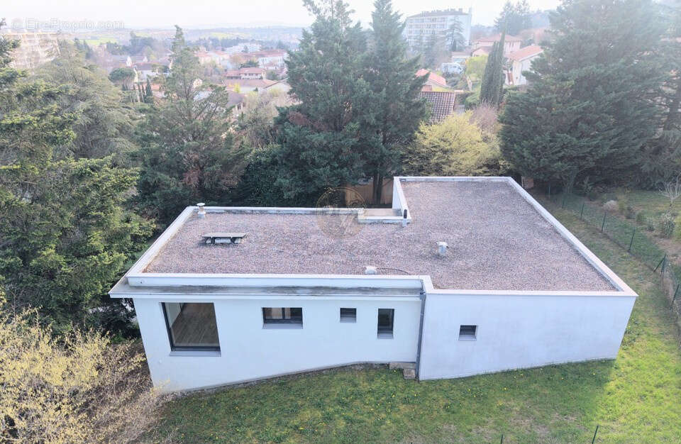 Maison à SAINT-GENIS-LAVAL