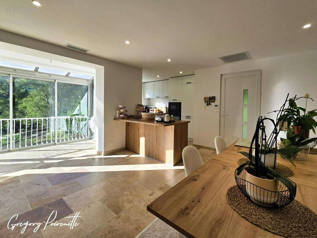 Photo 9 - Maison à LE REVEST-LES-EAUX