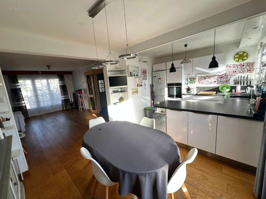 Maison à SAINT-CHERON