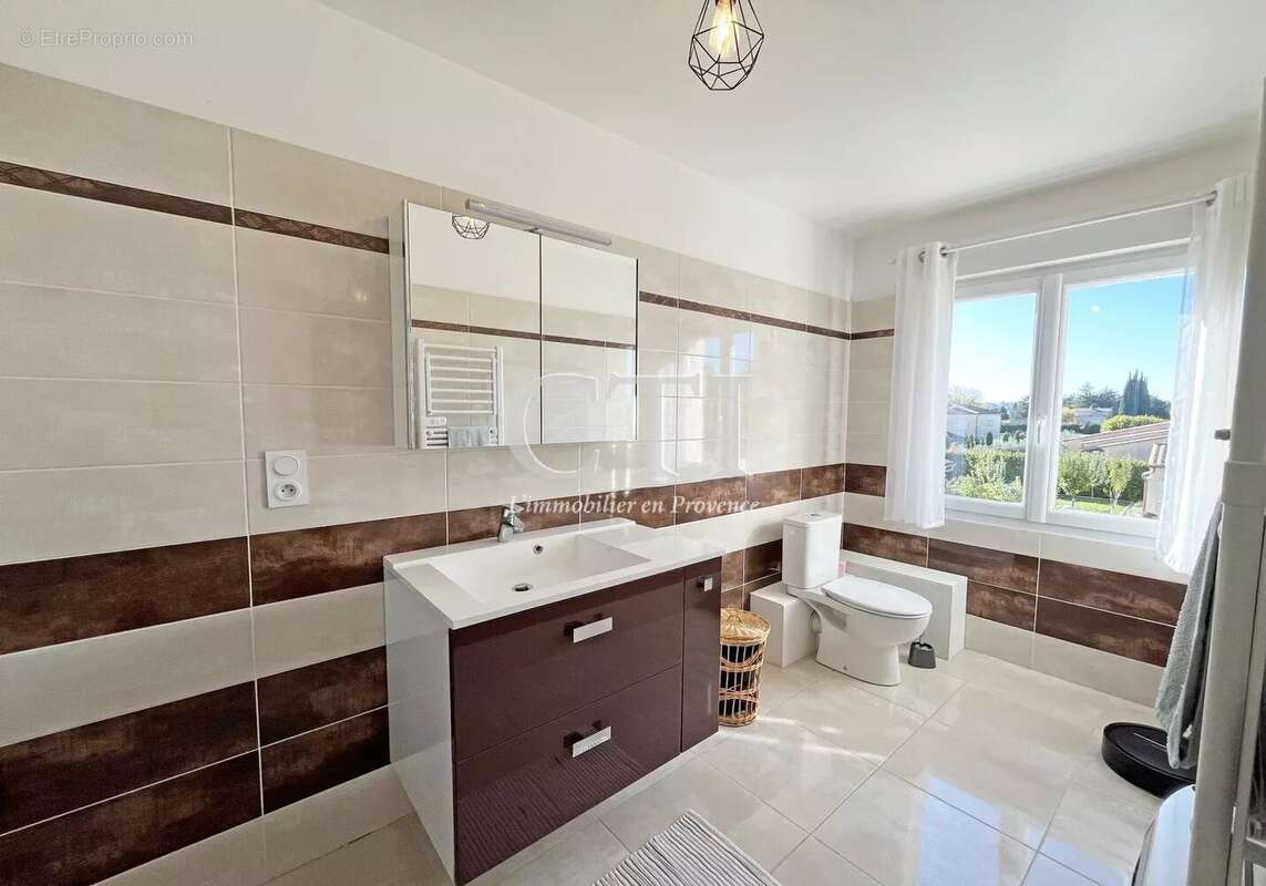 Maison à VAISON-LA-ROMAINE