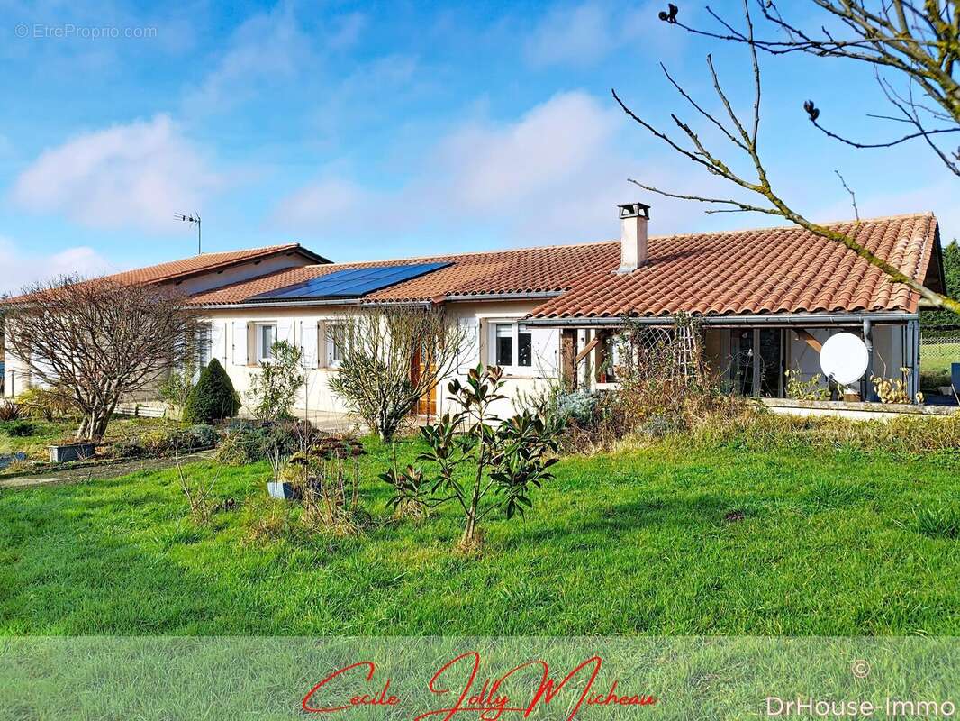 Maison à SAINT-BONNET-SUR-GIRONDE