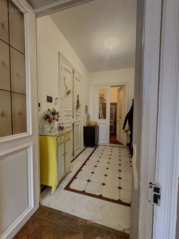 Appartement à MARSEILLE-1E