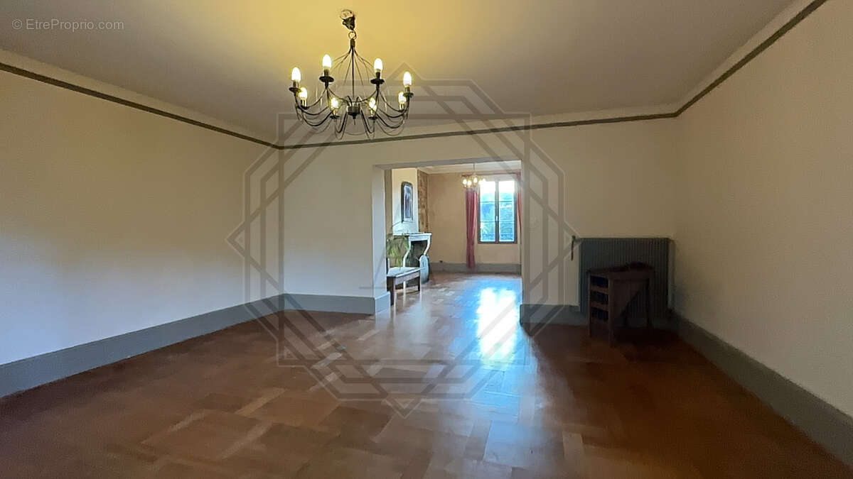 Maison à VILLENEUVE-LES-SABLONS