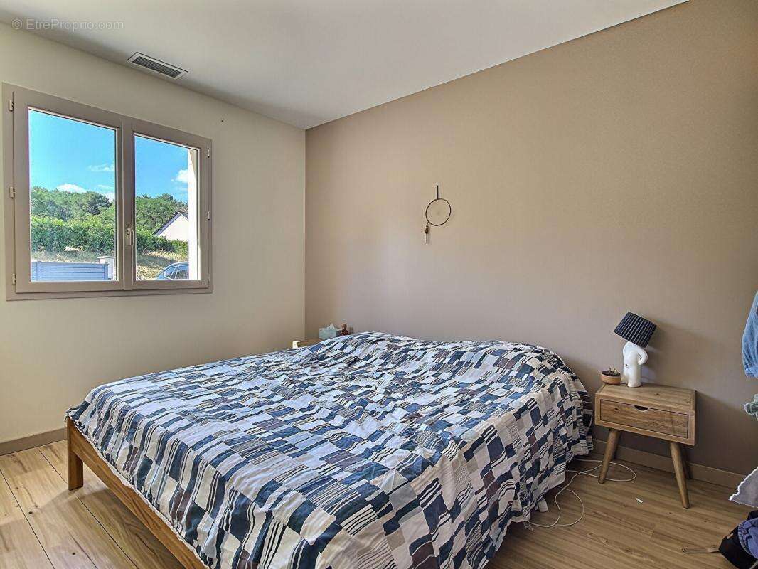 Joli pavillon de plain-pied - VERNOIL LE FOURRIER (49390) - photo 8