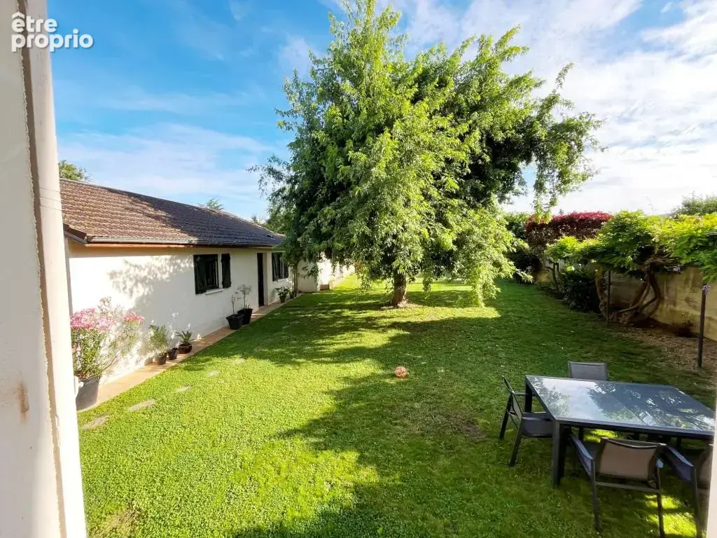 District de SENS, tout commerce à pied:  TRÈS JOLIE MAISON BOURGEOISE de 180 m2  son vaste salon et ses 4 cham - photo 9
