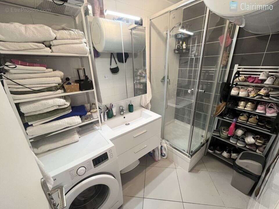 Appartement T3 a vendre - balcon - 13013 - métro -  ascenseur - Appartement à MARSEILLE-13E