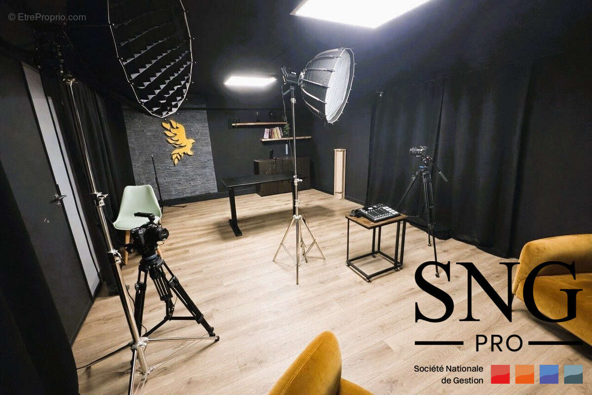 Commerce à VENELLES