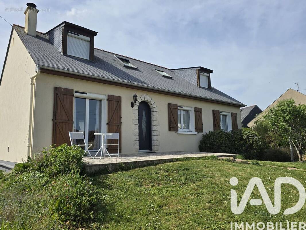 Photo 1 - Maison à MONTREUIL-JUIGNE