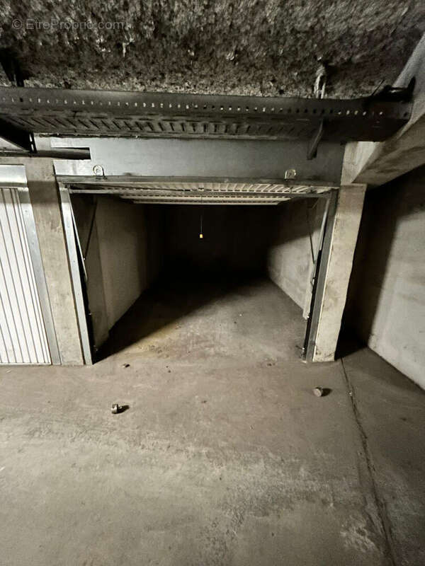 Parking à MARSEILLE-9E