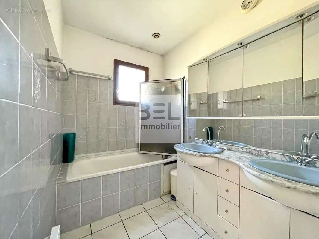 Maison à LES ANGLES