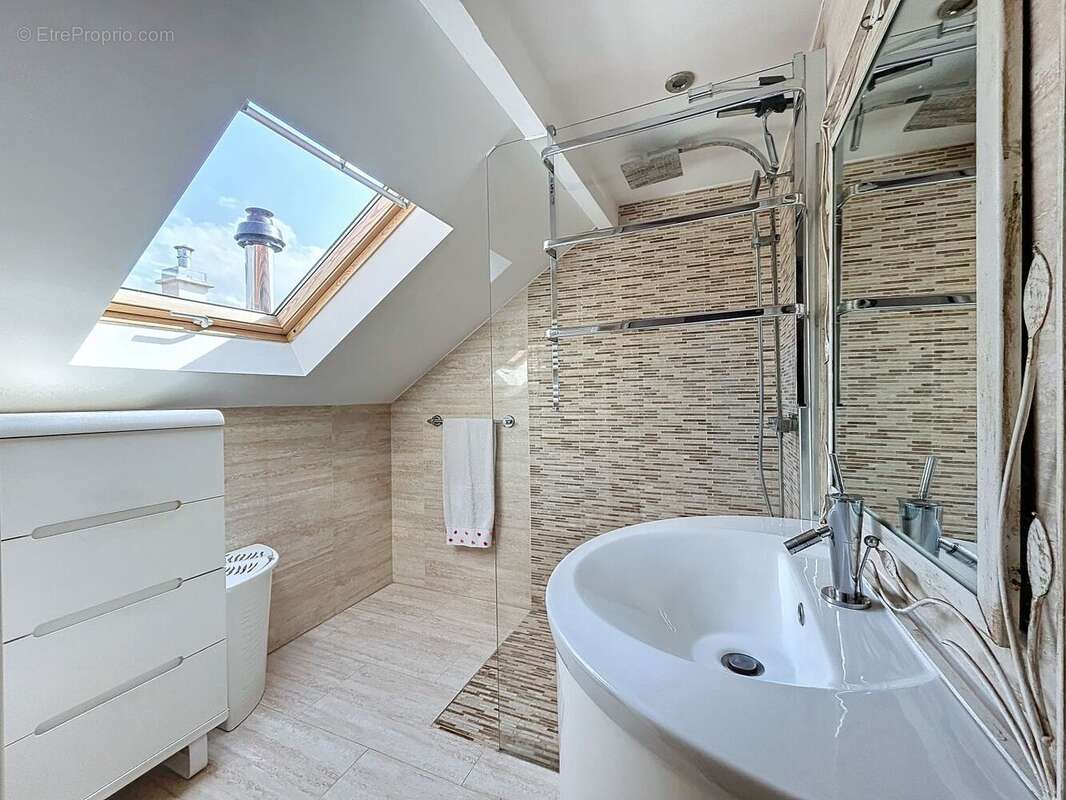 Maison à SAINT-MAUR-DES-FOSSES