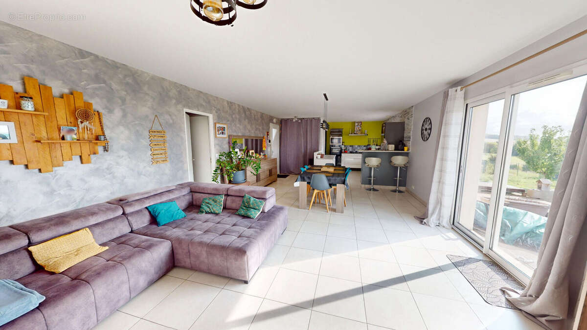 Maison à MARIGNY-BRIZAY