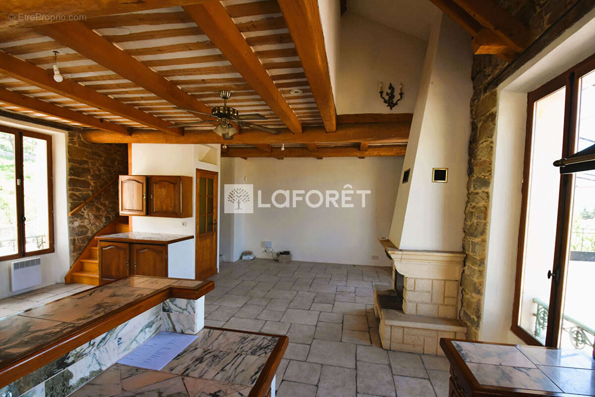 Appartement à FAYENCE