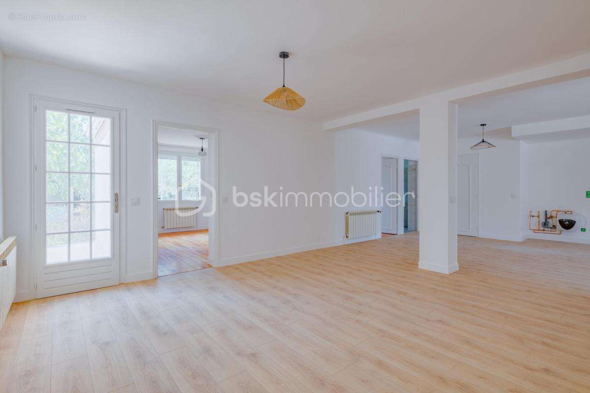 Appartement 3 chambres rénové avec jardin et garage - photo 2