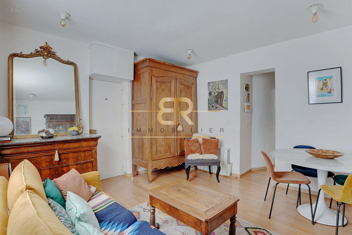 Appartement à PARIS-18E