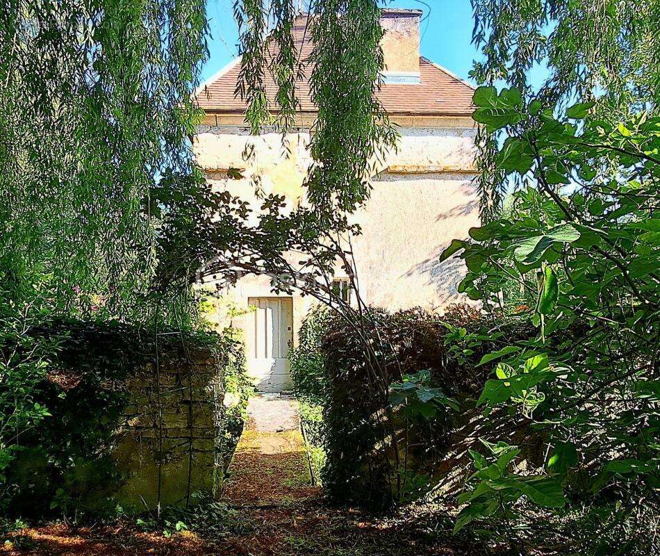 Maison à NOYERS