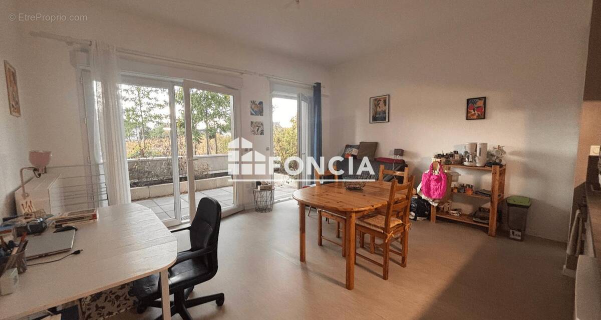 Appartement à SENE