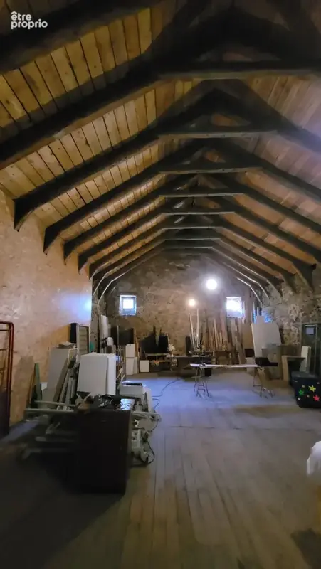 Ensemble de 2 corps de bâtiment sur la commune du Chambon sur Lignon - photo 6