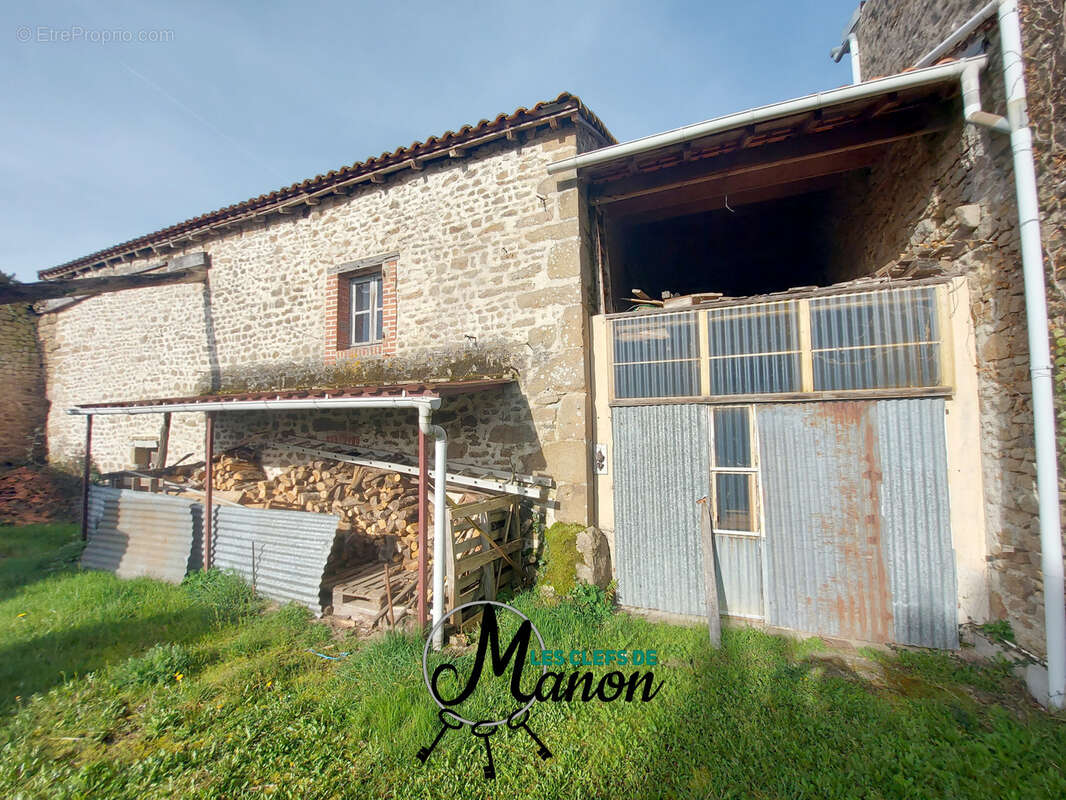 Maison à CHATEAUPONSAC