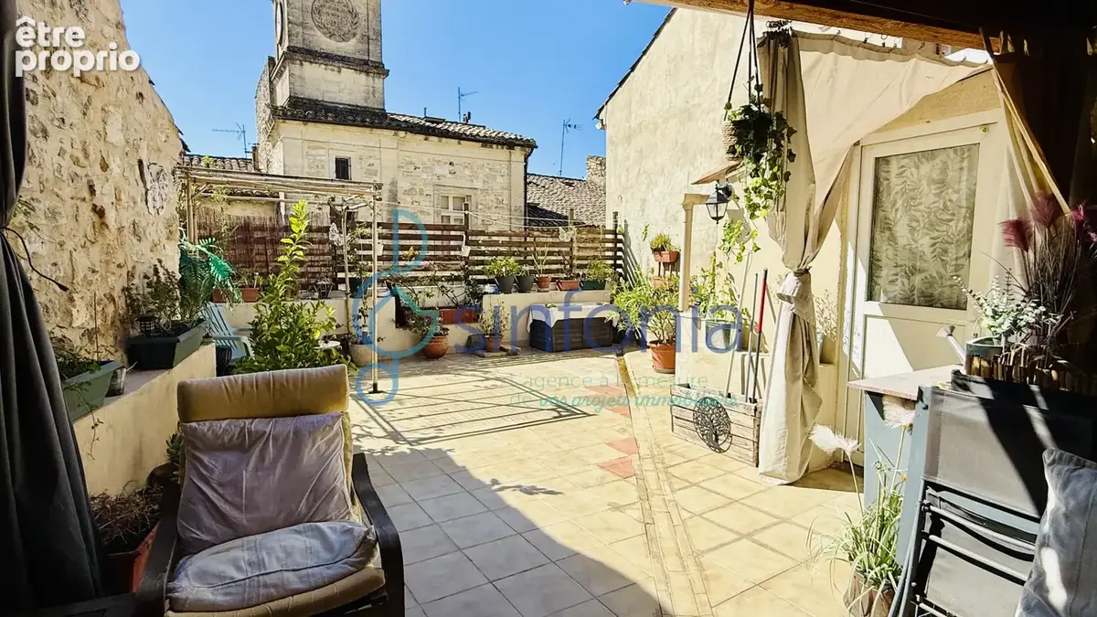 Photo Autres à Arpaillargues-Et-Aureillac au prix de 430 000€