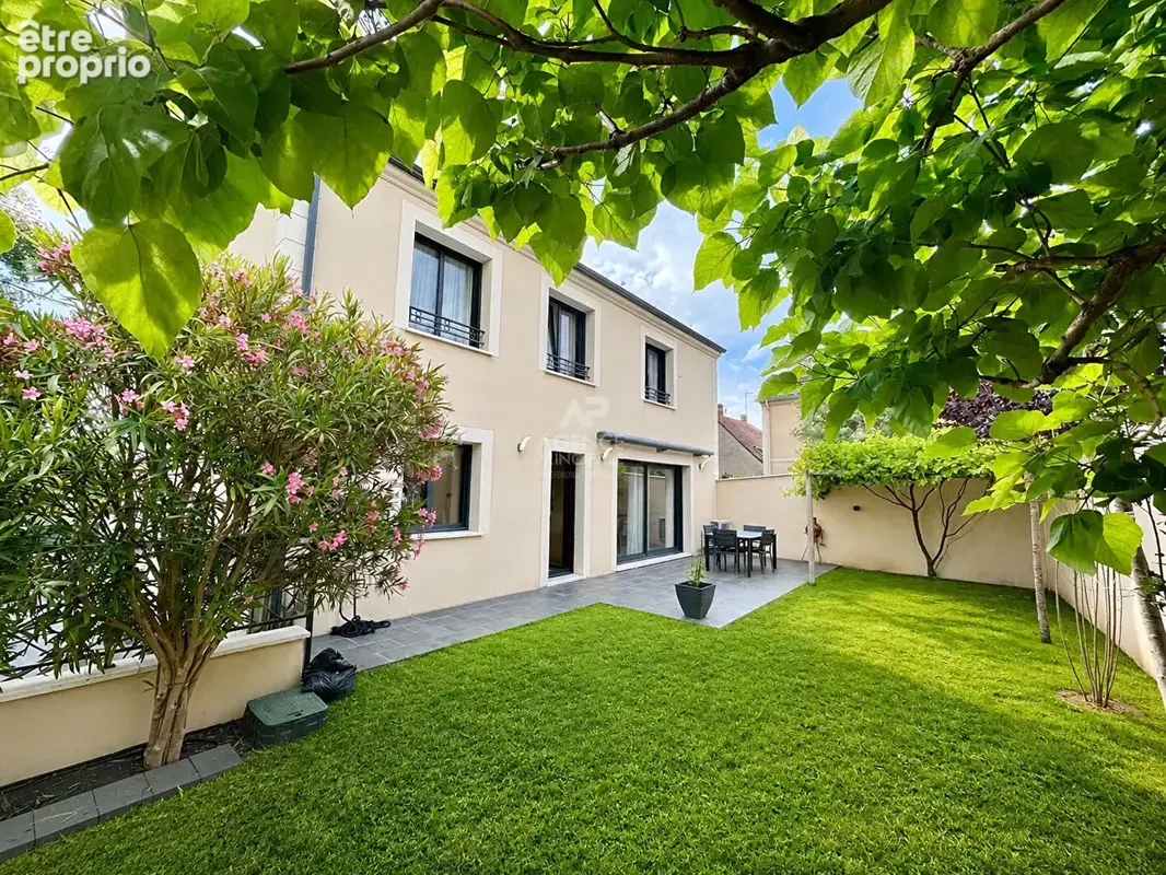 Maison à VERNEUIL-SUR-SEINE