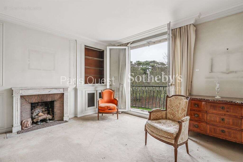 Appartement à NEUILLY-SUR-SEINE