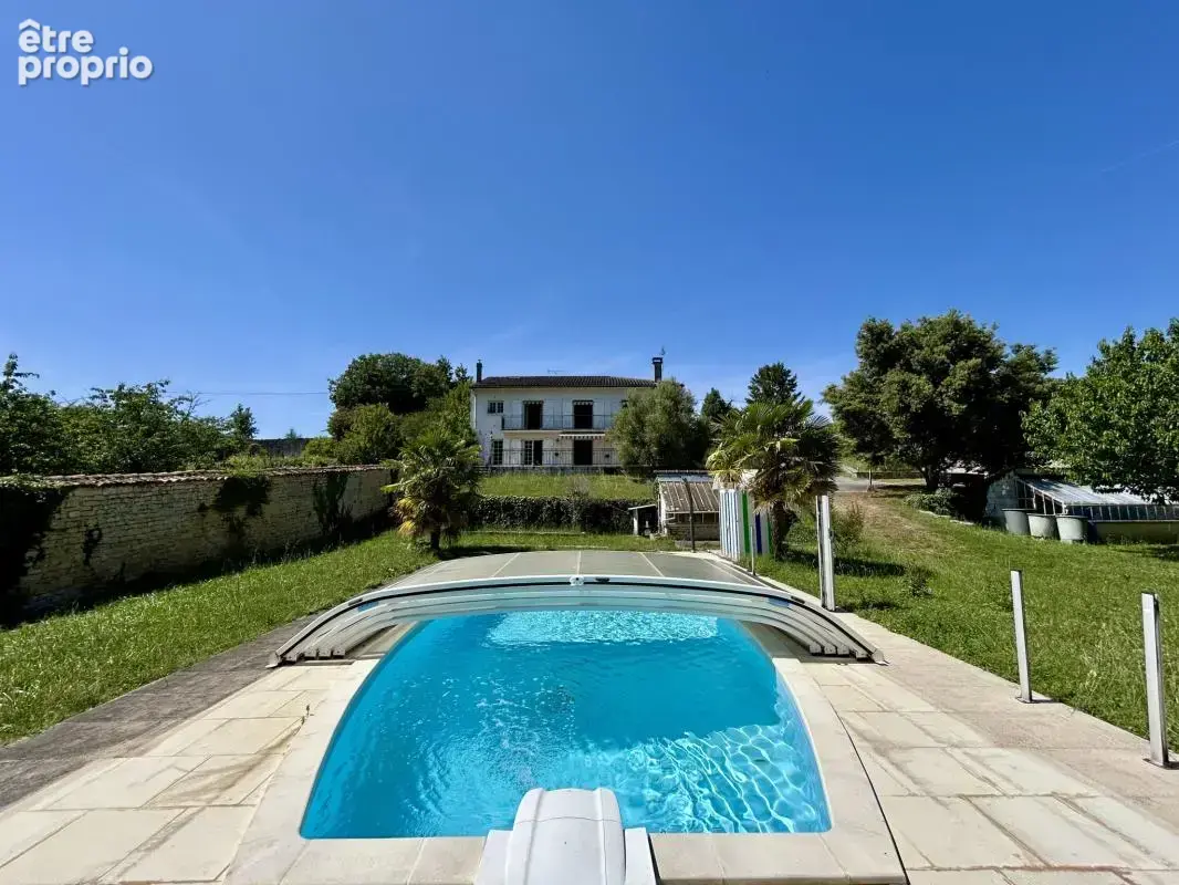 Maison de caractère avec piscine chauffée, rivière et vue ex - photo 2