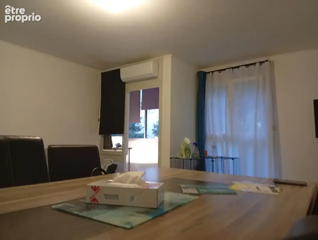 À vendre à Perpignan, appartement T3 de 57,30 m2 à 102 000 €. Deux chambres, deux loggias, résidence fermée et - photo 3