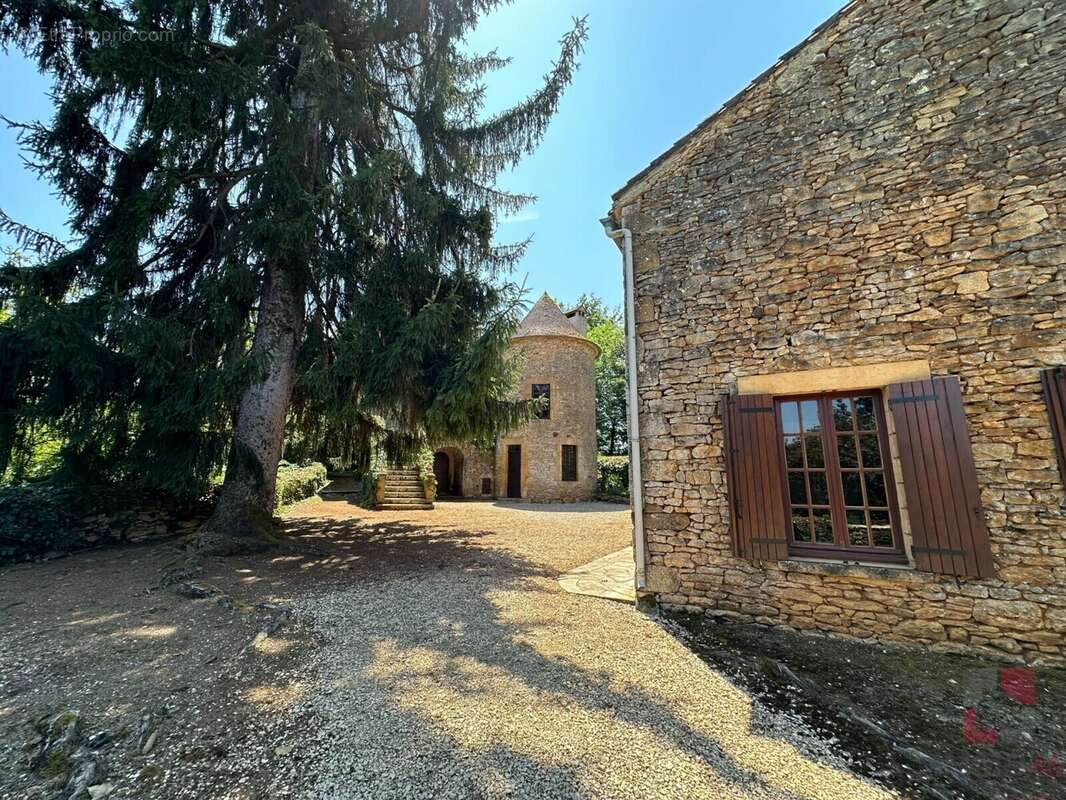 Maison à FRAYSSINET-LE-GELAT