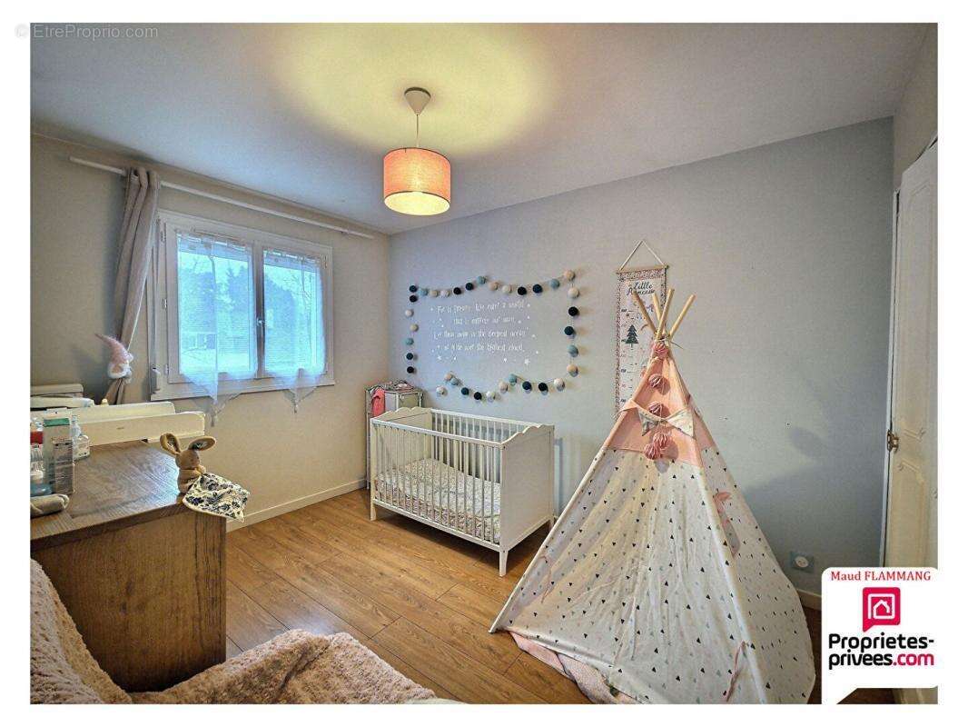 Maison à SAINT-JEAN-DE-BRAYE