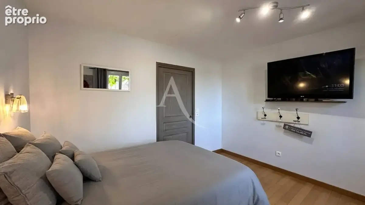 Deux villas avec terrasses garage dependance atelier greoux les bains - photo 8