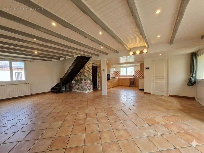 Maison à vendre 5 pièces LUSSANT (17) - photo 3