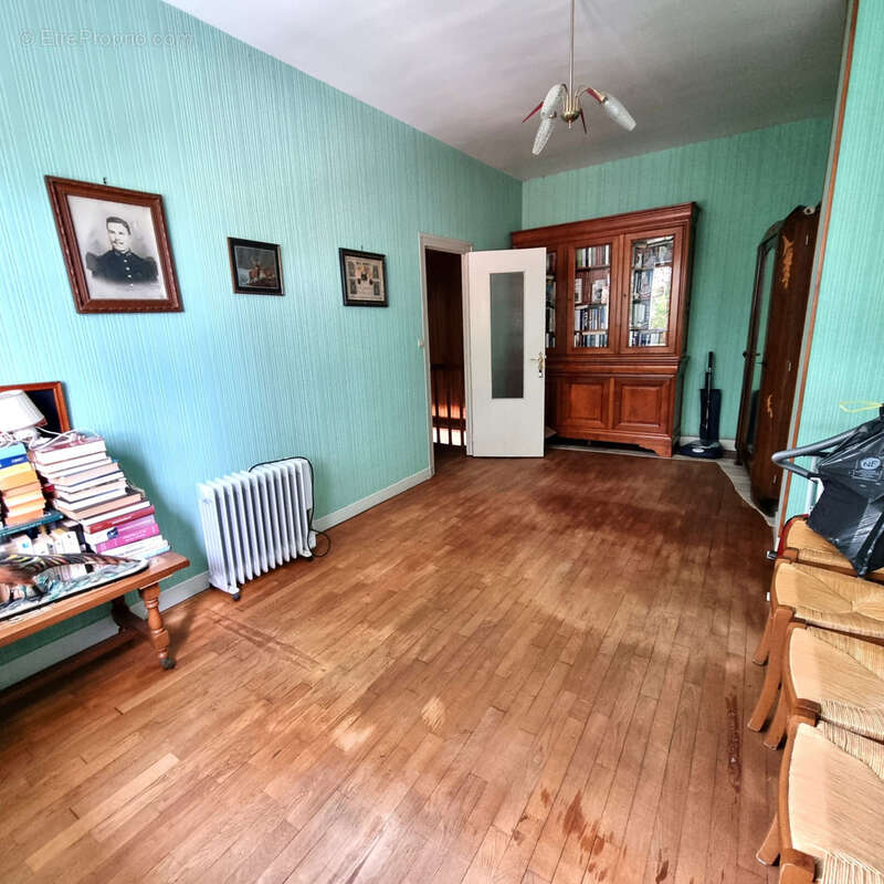 Maison à MONTGIVRAY