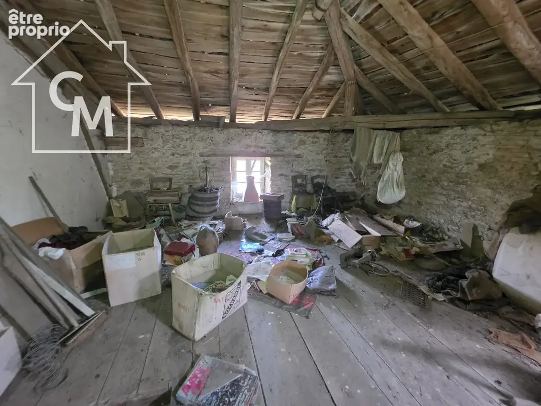 Maison de campagne à rénover avec dépendances et terrain de plus d'un hectare - photo 16