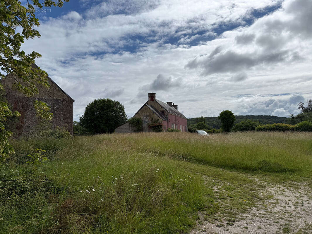 Maison à LE MELE-SUR-SARTHE