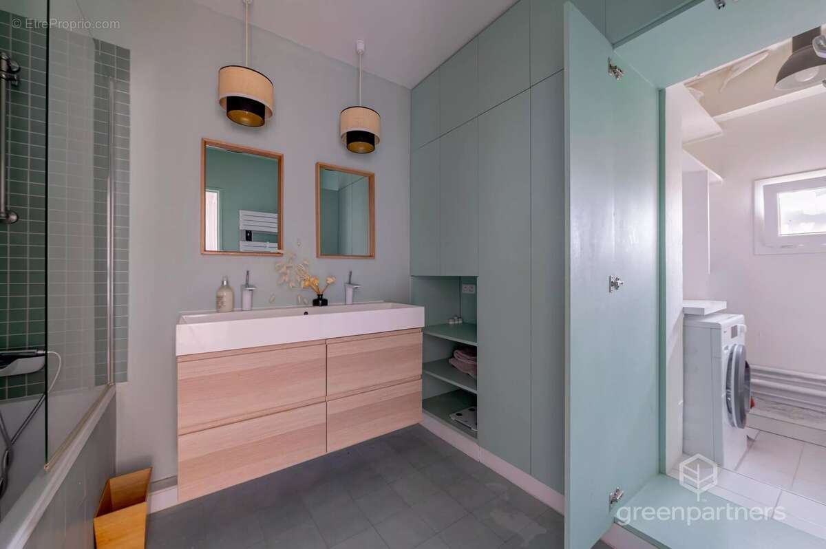 Appartement à NEUILLY-SUR-SEINE