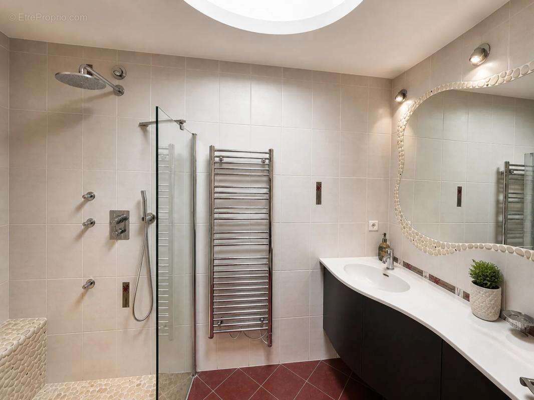 Maison d’architecte de 257m² 6 chambres piscine - à rénover - photo 16