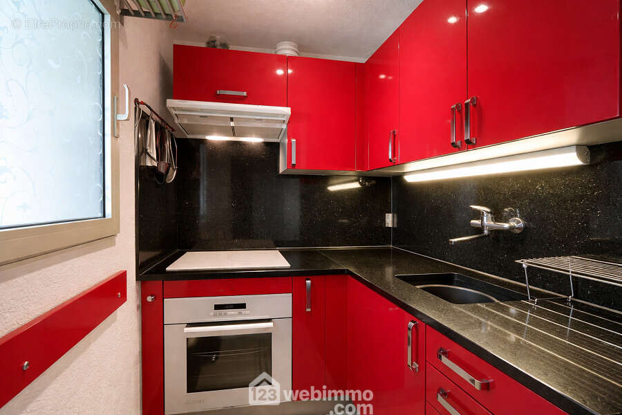 Cuisine équipée et fonctionnelle - Appartement à SAINTE-MAXIME