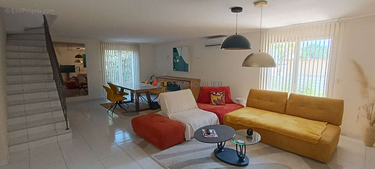 Maison 110 m² à Sainte-Marie  - photo 4