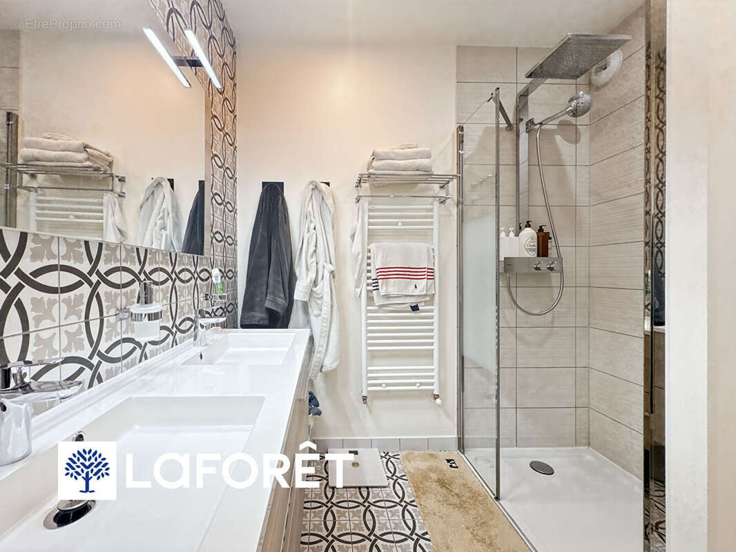 Appartement à SAINTE-GENEVIEVE-DES-BOIS