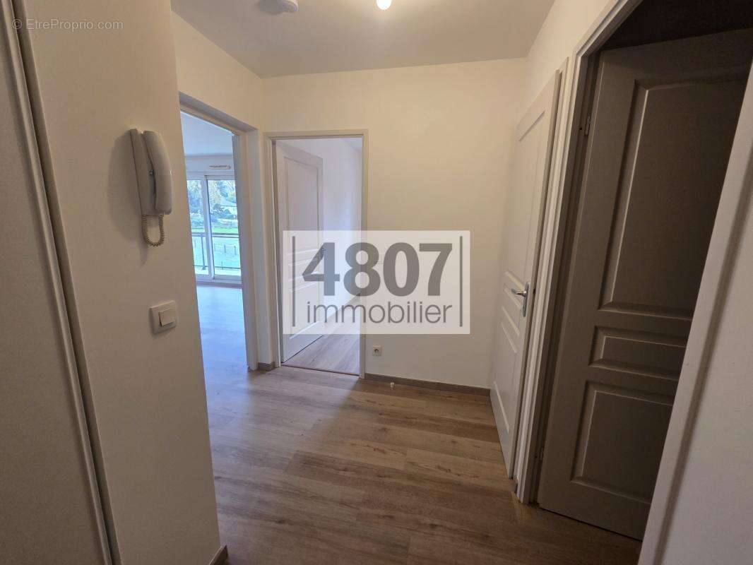 Appartement à VILLE-LA-GRAND