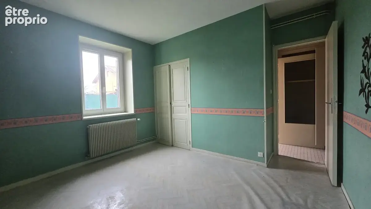 Bel immeuble  de deux appartements t3 et t4 centre grieges,terrain constructible - photo 9