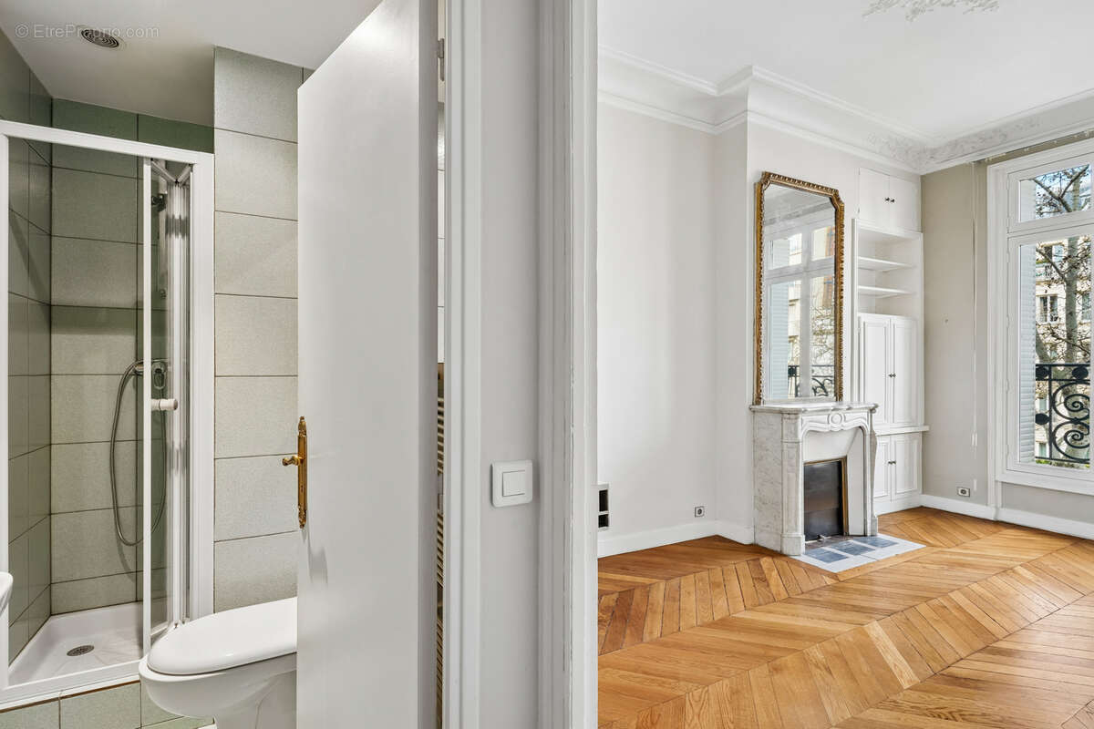 Appartement à PARIS-7E
