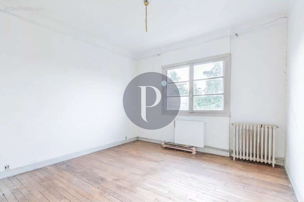 Maison à VERRIERES-LE-BUISSON