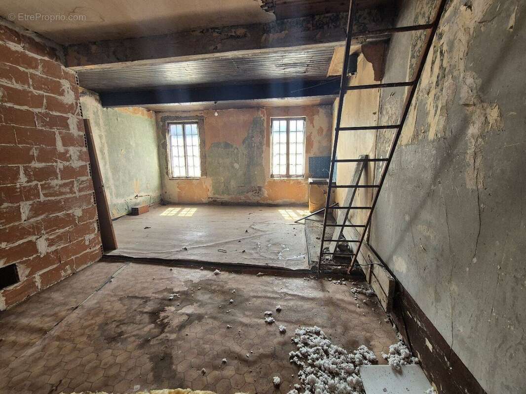 Maison T5 de 134 m² avec dependances et jardin de 739 m² - photo 4